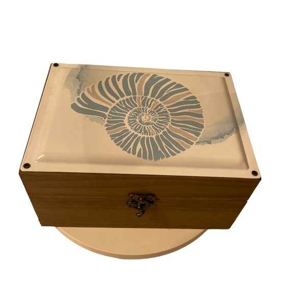 Seashell Wooden Keepsake Box NWOT - Picture 3 of 7